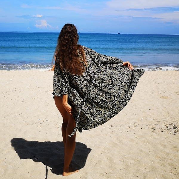 Short Kimono Play the Game
