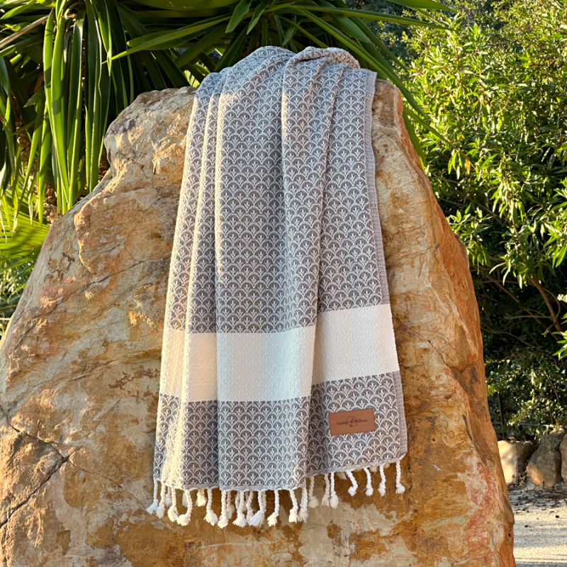 Fouta Peacock Coffee