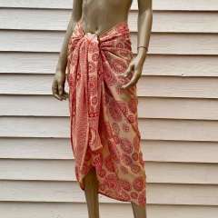 Pareo
Batik Pareo avec anneau
Aztec Red